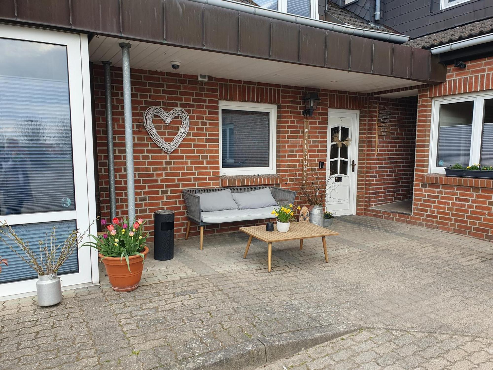 Neumuehler Hof- Ferienwohnung "Benjamin" Mit Grosser Privater Dachterasse Und Guter Anbindung In Die City 슈베린 외부 사진